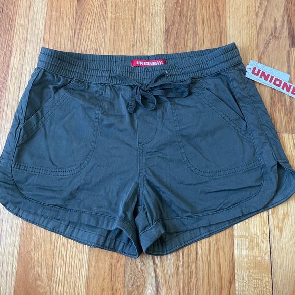 UNIONBAY Women's Dark Green Athletic Shorts - Picture 1 of 3